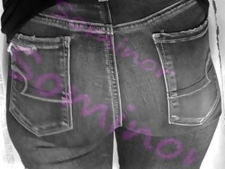 Milf exhibiting a resemblance will not hear of penurious jeans