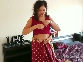 'Cheating wifey smashes husband's brutha after getting caught eyeing pornography - hindi Bollywood desi sex'