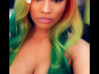 NICKI MINAJ - titties