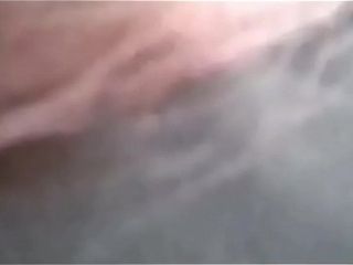 母子乱伦 坐火车回老家在列车的厕所草妈妈的骚穴 对白淫荡（裸聊直播加微信17176943885免费试看）